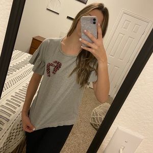 super cute grey tee !!